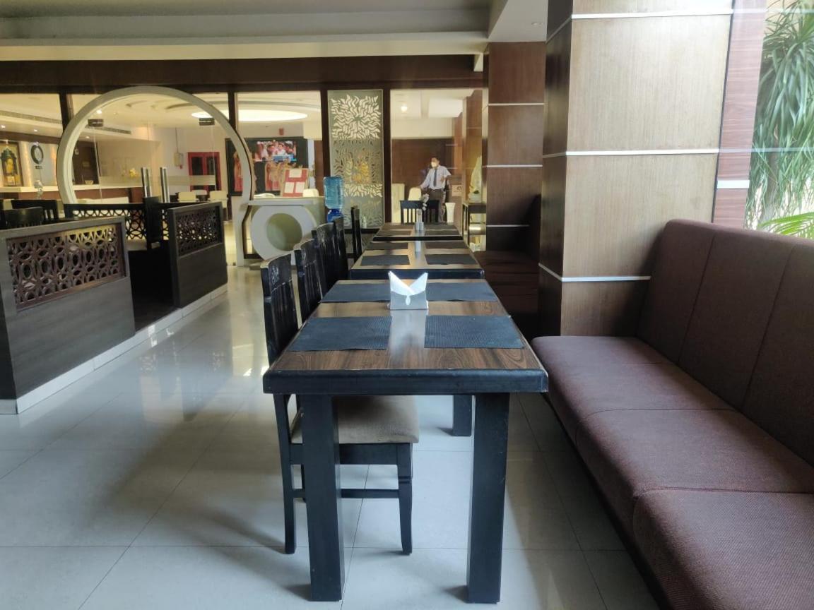 Hotel Casaya Inn Chinhat Exterior photo