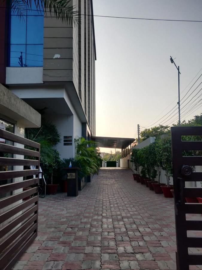 Hotel Casaya Inn Chinhat Exterior photo
