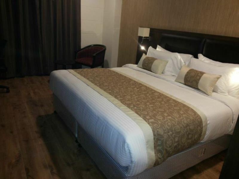 Hotel Casaya Inn Chinhat Exterior photo